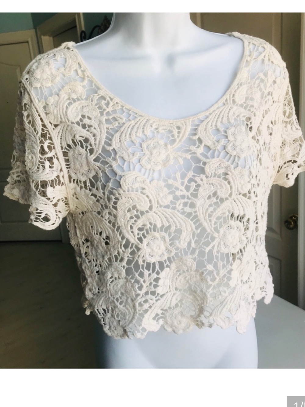 Express Crochet Lace Boho Crop Top Ivory/Off White - Selina Gomez Inspired NWT - Picture 7 of 7